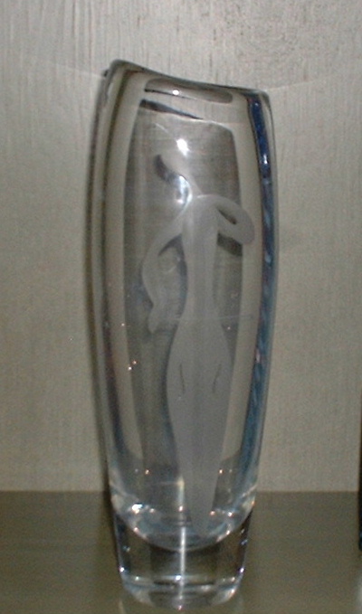 * Signed vase Vicke Lindstrand! See the vase now-click here!